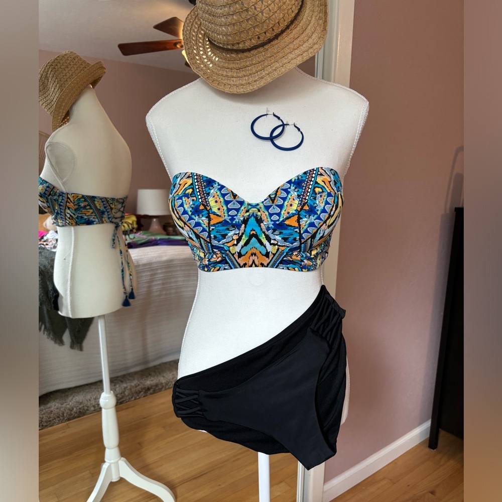 Strapless swimsuit top